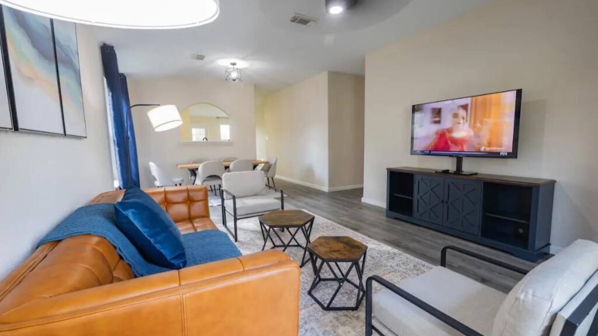Northeast Houston House | Cozy Home with Oversized King Suite, 15 min to IAH