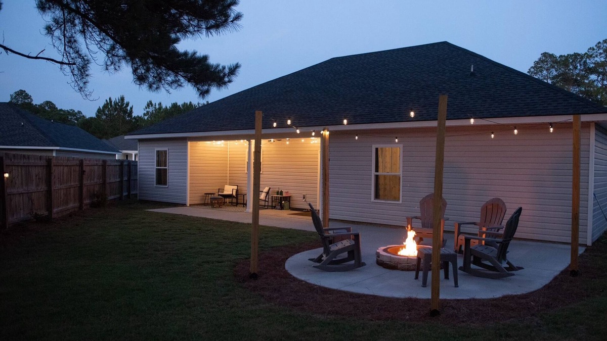 Pembroke House | Cozy Home with Peaceful Patio