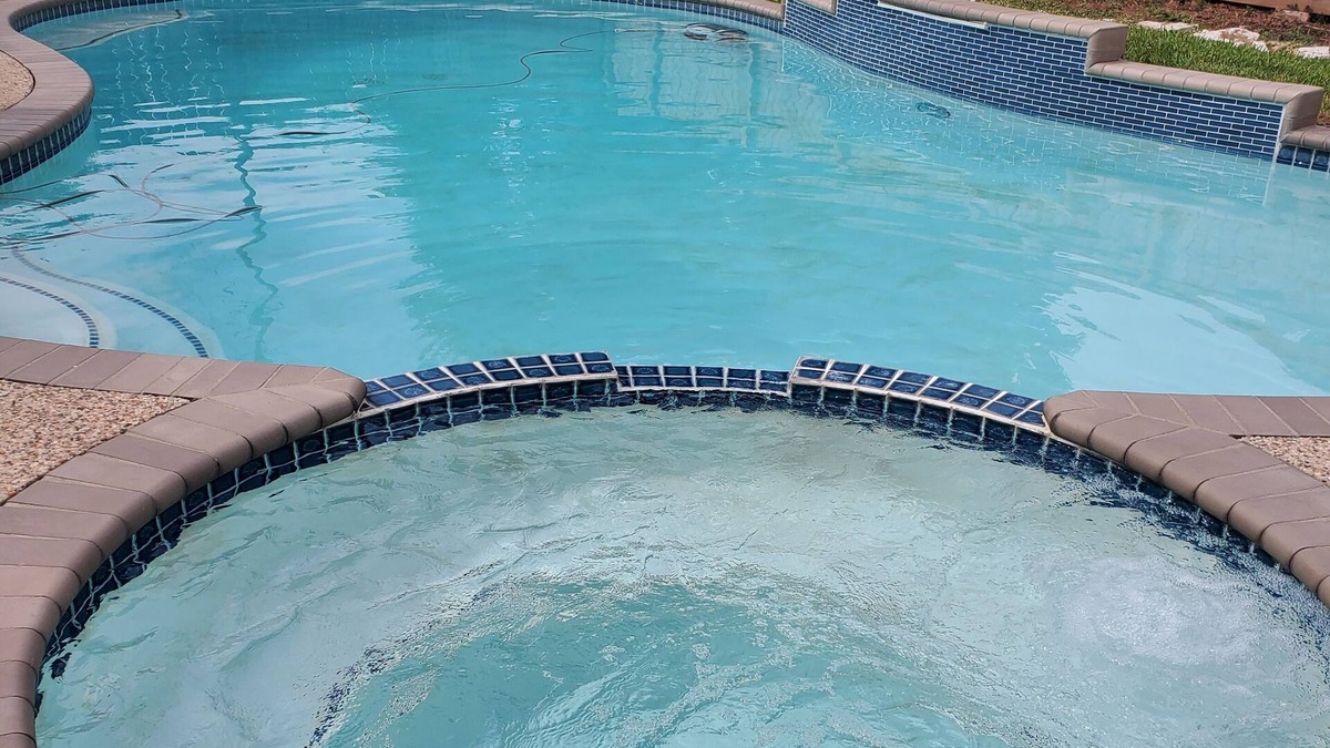 Humble House | Cozy home with private swimming pool and spa Near IAH Airport