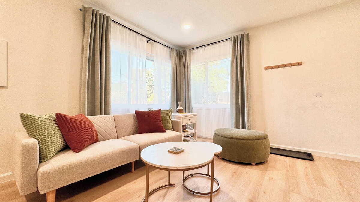 Concord House | Cozy Home with Wifi, AC, Washer/Dryer Near Napa, SF, Hospitals & Bay Area!