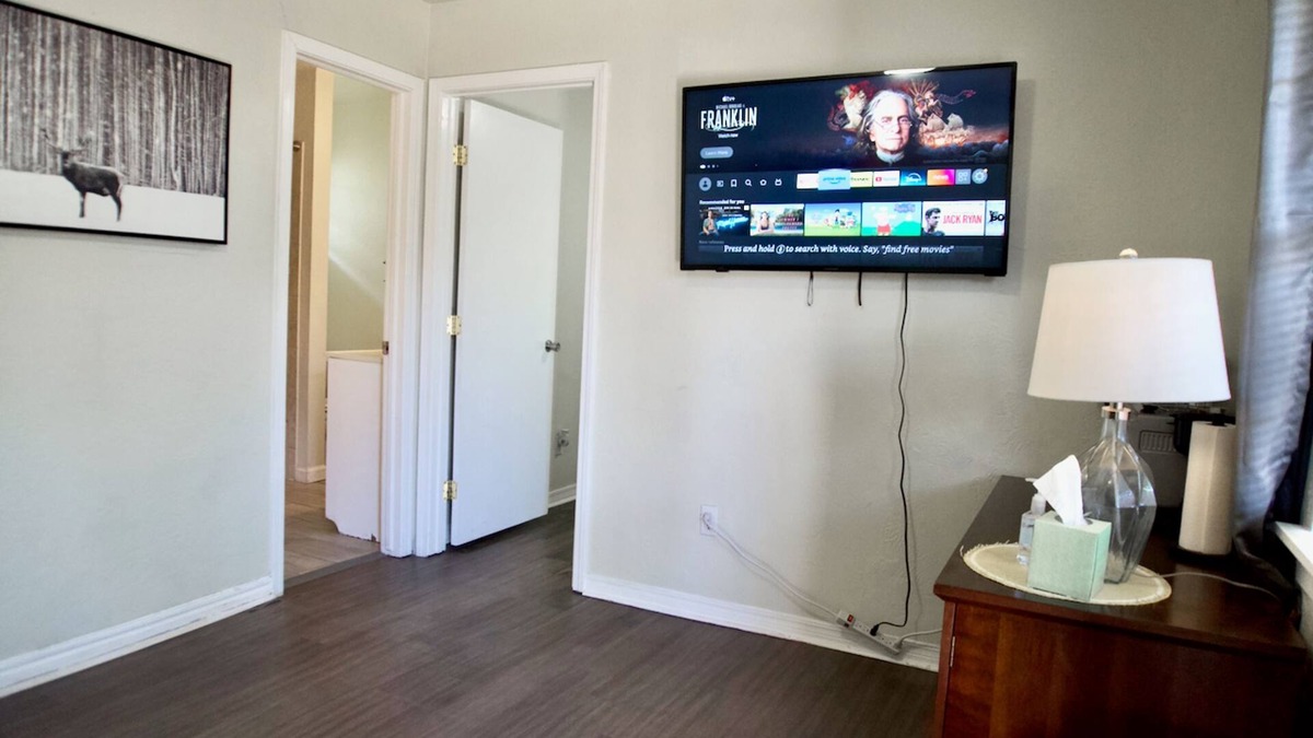 Central Oklahoma City Apartment | Cozy Home- Zoos Museums Fun Step From Your Door
