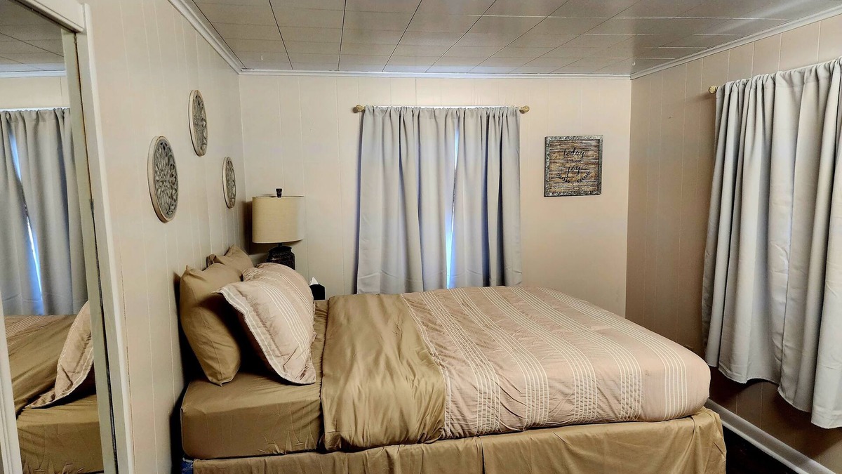 Grove Cabin | Cozy Honey Creek Hideaway, comfortable sleeping for 8 at Grand Lake!