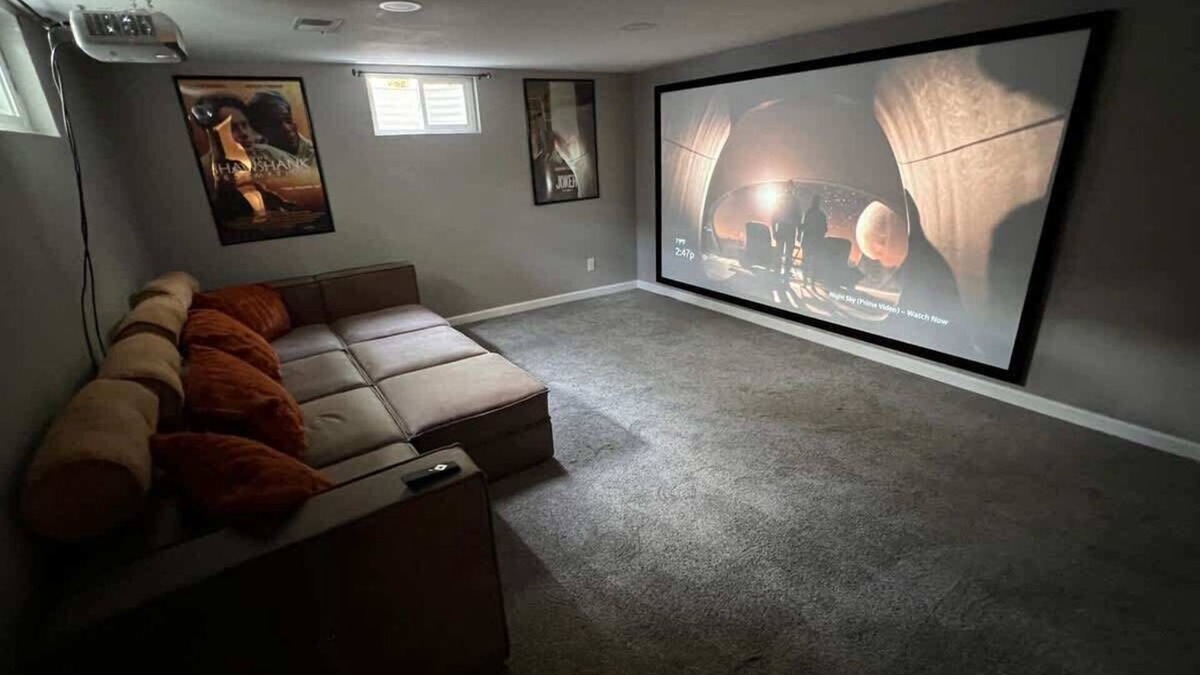 Allendale Area House | Cozy Hot Tub Escape - Pool Table & Home Theater