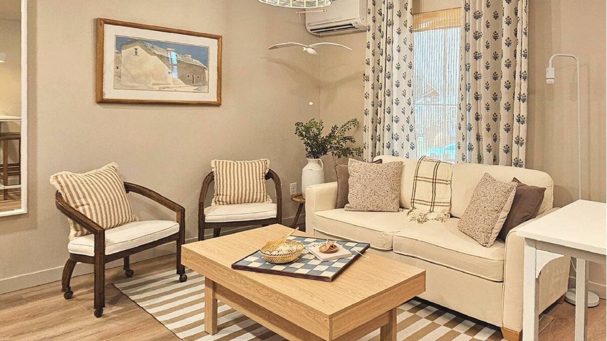 Winlock Apartment | Cozy Hotel-Style Stay w/On-Site Gift Store & Event Space Access!