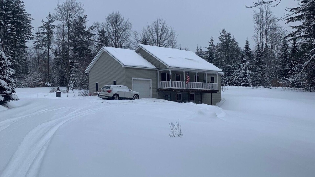 Eden House | Cozy house 30 min to Stowe, 30 min to Smugglers Notch, 30 min to Jay Peak