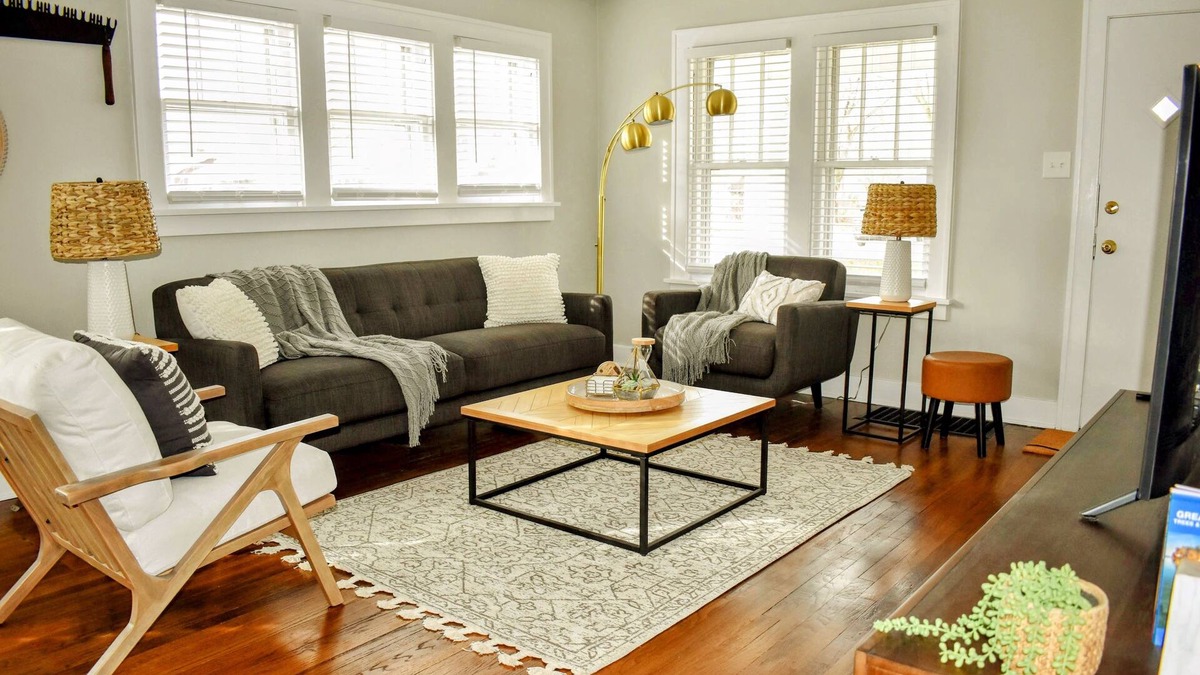 Michigan City House | Cozy House: 5 min drive to beach-zoo-restaurants-casino-brewery-train to Chicago
