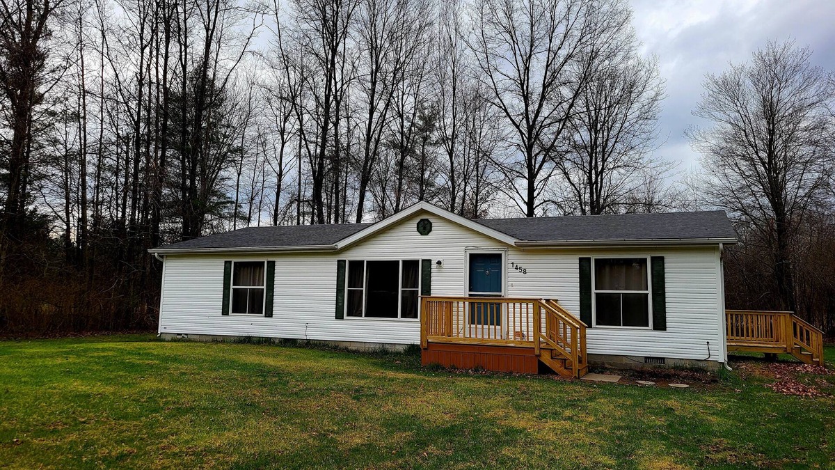 Midland House | Cozy House between Mt Pleasant and Midland!