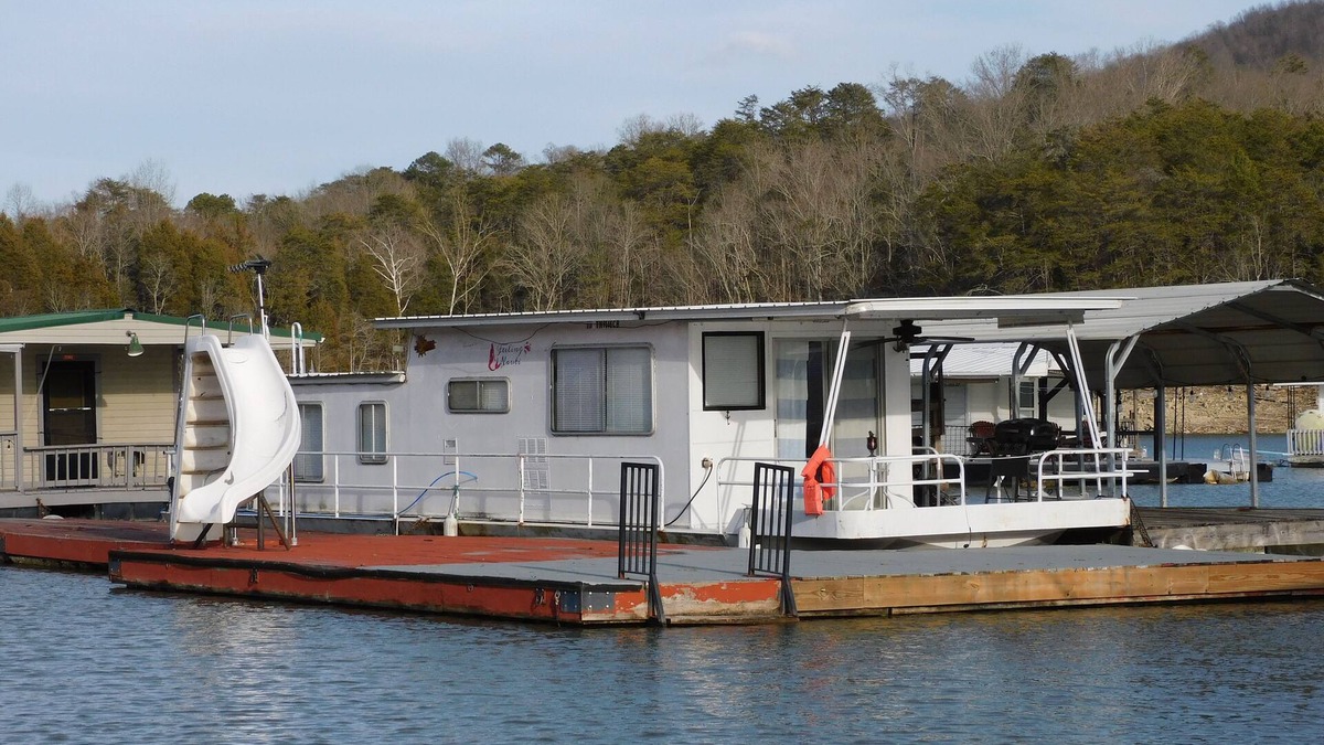 New Tazewell Boat Rental | Cozy House Boat in Charming on NOrris Lake in New Tazewell with AC, WiFi