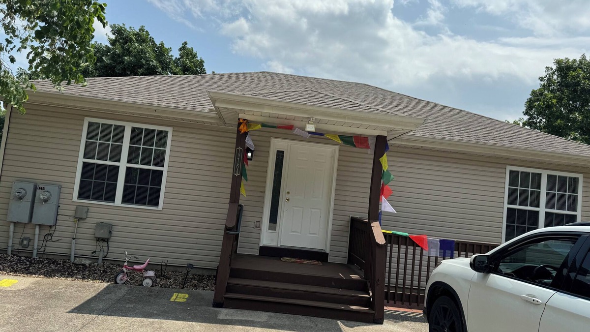 Branson Theater District House | Cozy house close to the Branson strip and all golfing courses! kids friendly.