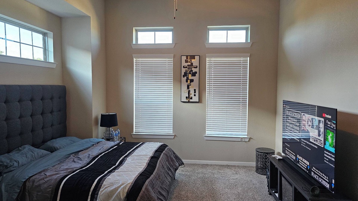 Sienna Plantation House | Cozy house in a peaceful neighborhood, suitable for work and relaxation.