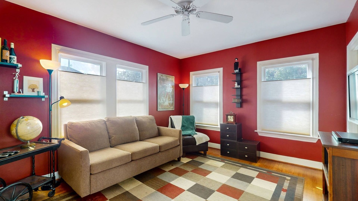 Boulevard Oaks House | Cozy house in central Houston with living room, WIFI and balcony