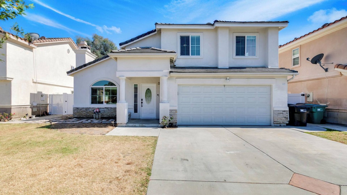 Chino House | Cozy House in gate community in center of Chino