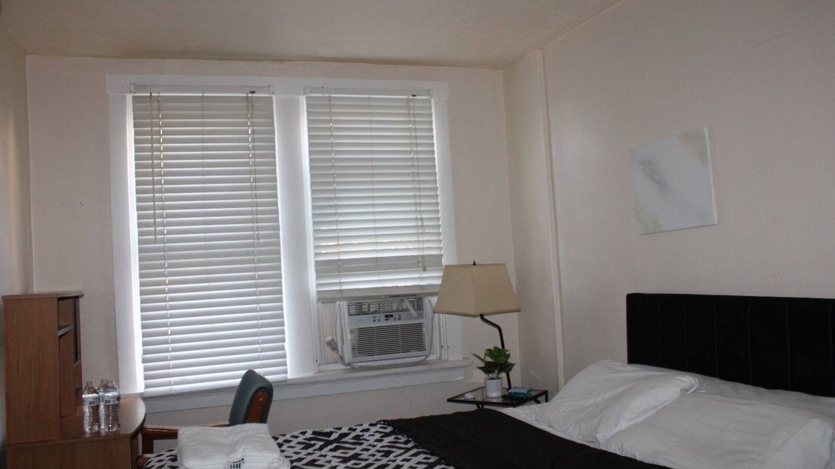 South Oakland House | Cozy House in Oakland - near downtown and Southside