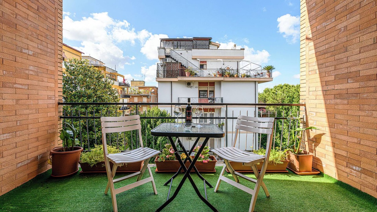 Monteverde Nuovo Apartment | Cozy house in quiet green area with parking and FREE Wi-Fi.