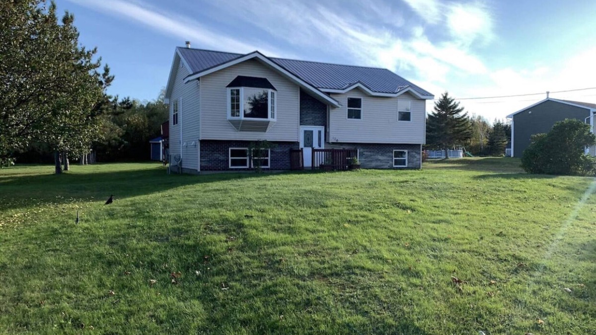 Havre Boucher House | Cozy House in the Heart of Havre Boucher