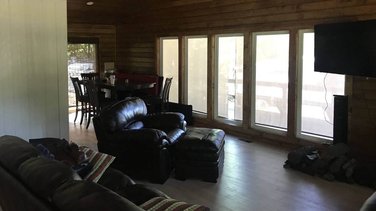 Vian House | Cozy House Lake Tenkiller - Sleeps 6 extra rooms available up to 10 people
