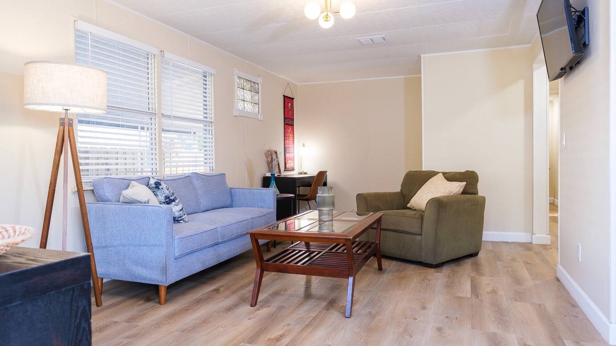 Bearss Plaza House | Cozy house less than 10 away from Busch Gardens, Tampa Zoo and Adventure Island