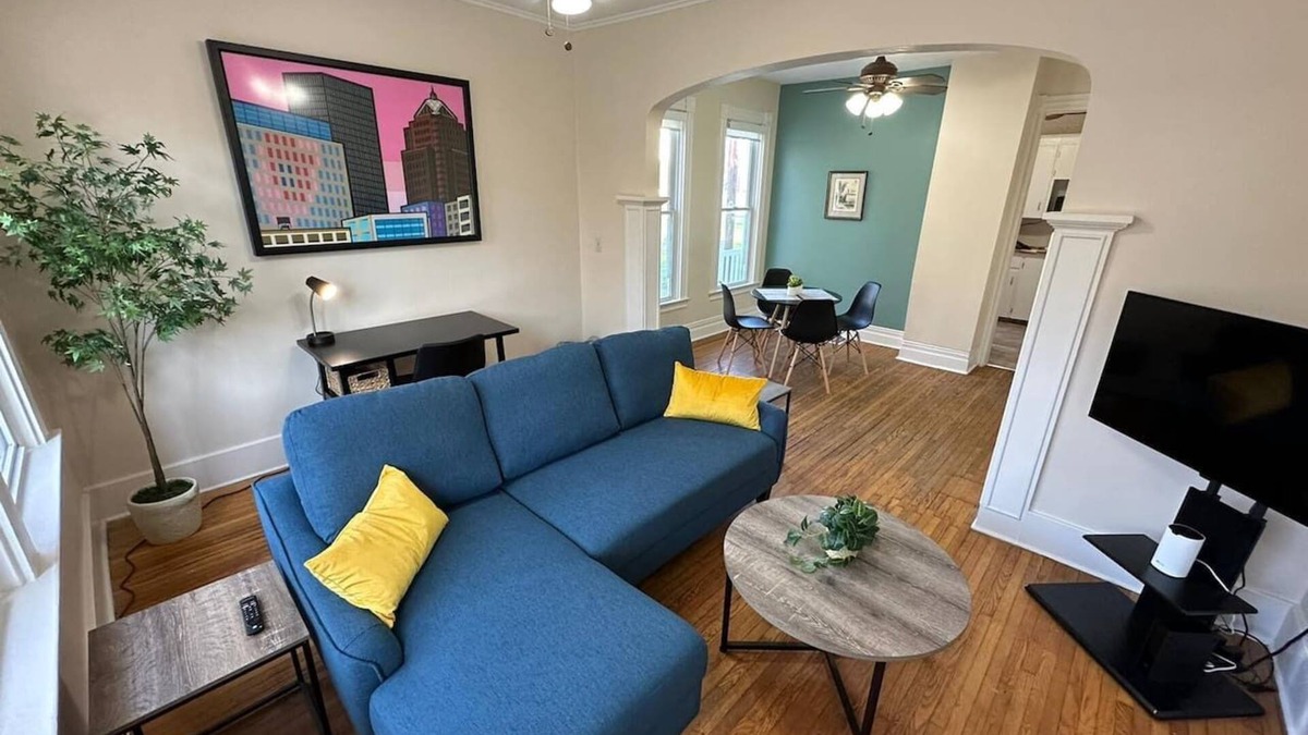 Corn Hill House | Cozy House - Near Strong & RGH