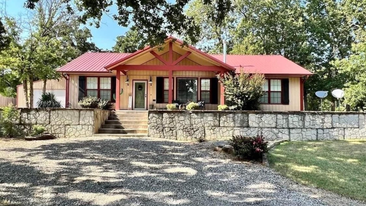 Porum House | Cozy house on Lake Eufaula!