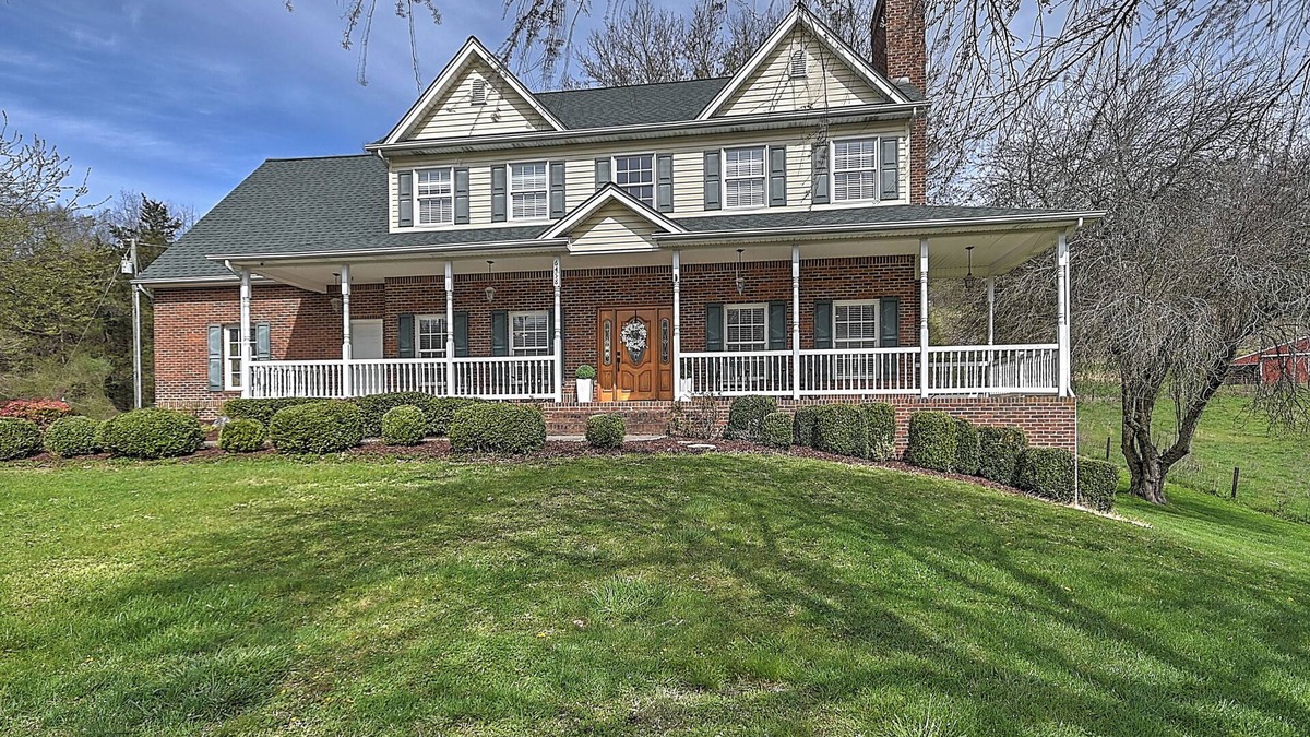 Bristol House | Cozy House On The Hill W/Hot Tub