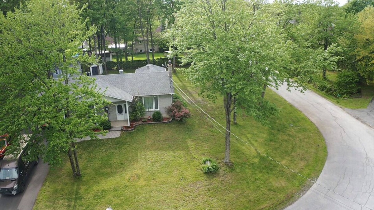 Granby House | Cozy house on wooded lot with swimming pool