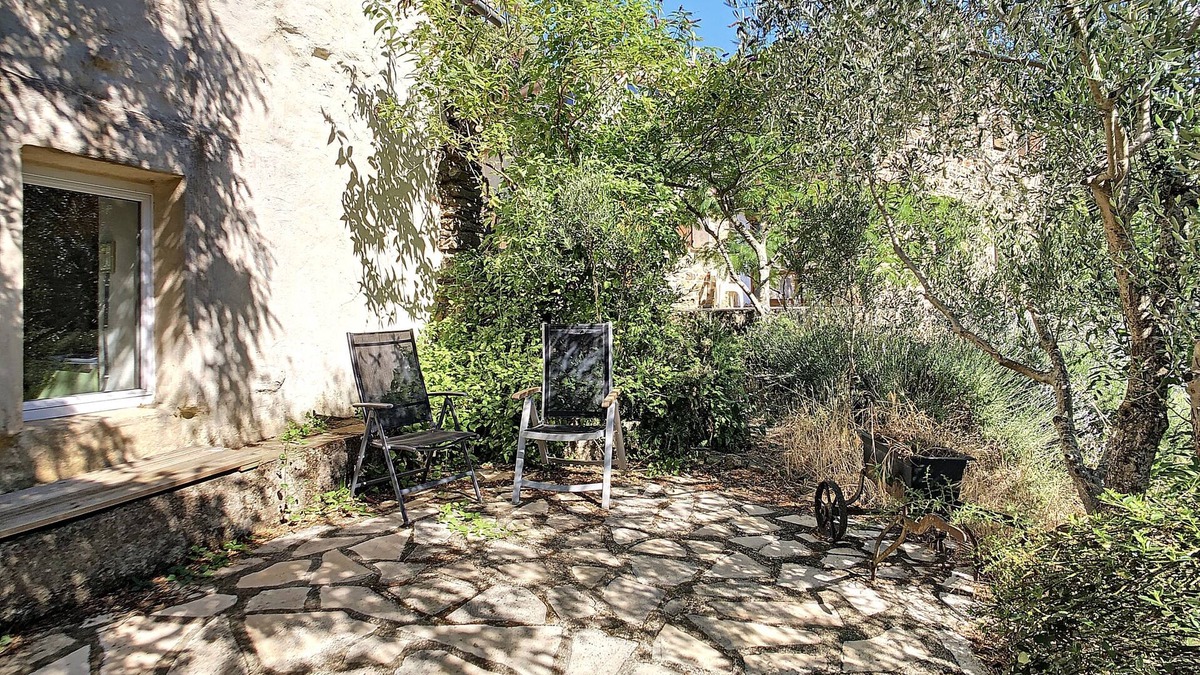 La Liviniere House | Cozy house with panoramic views and shared pool
