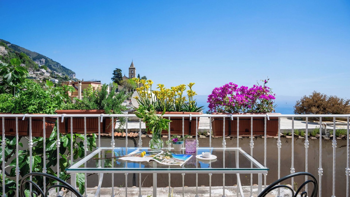 Montepertuso Apartment | Cozy house with sea view, terrace and private parking