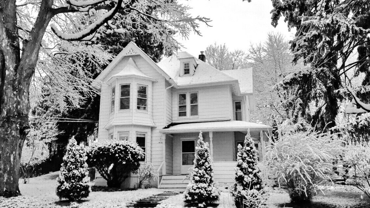 Clintondale House | Cozy Hudson Valley 1880 Carriage House with FIRE PLACE