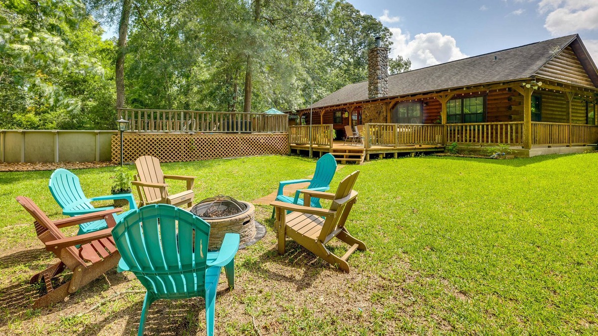 Lake Houston Cabin | Cozy Huffman Cabin w/ Pool ~ 5 Mi to Lake Houston