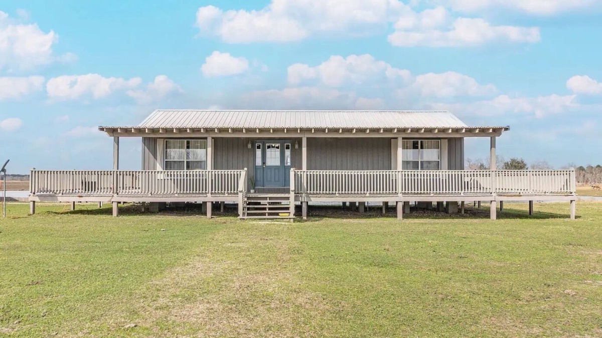 Winnie Cabin | Cozy Hunter's Cabin in an Exotic Ranch!