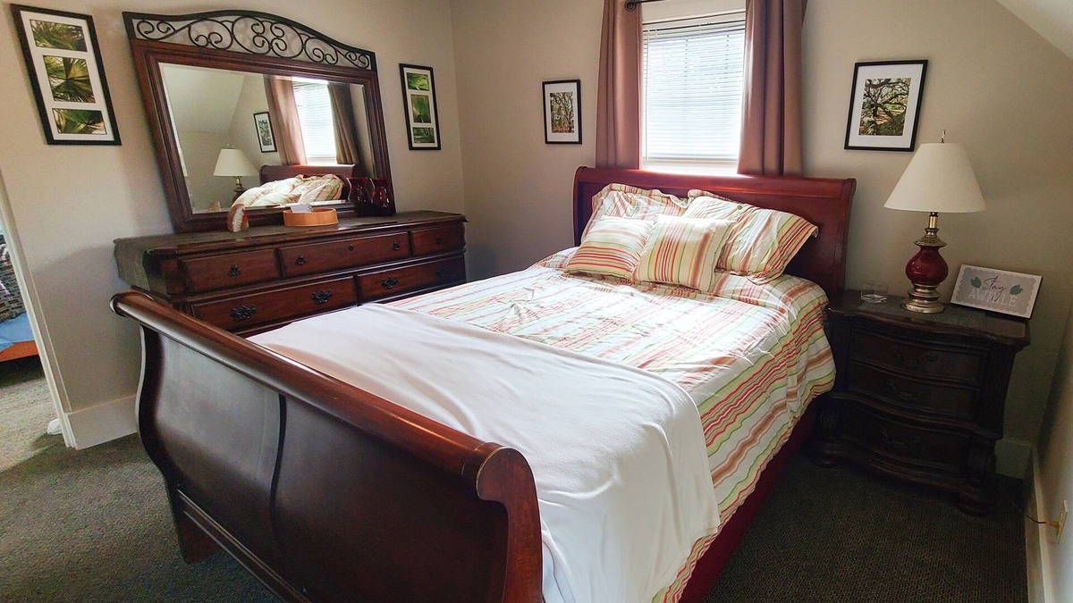 Moon Township Apartment | Cozy in Coraopolis Suite A