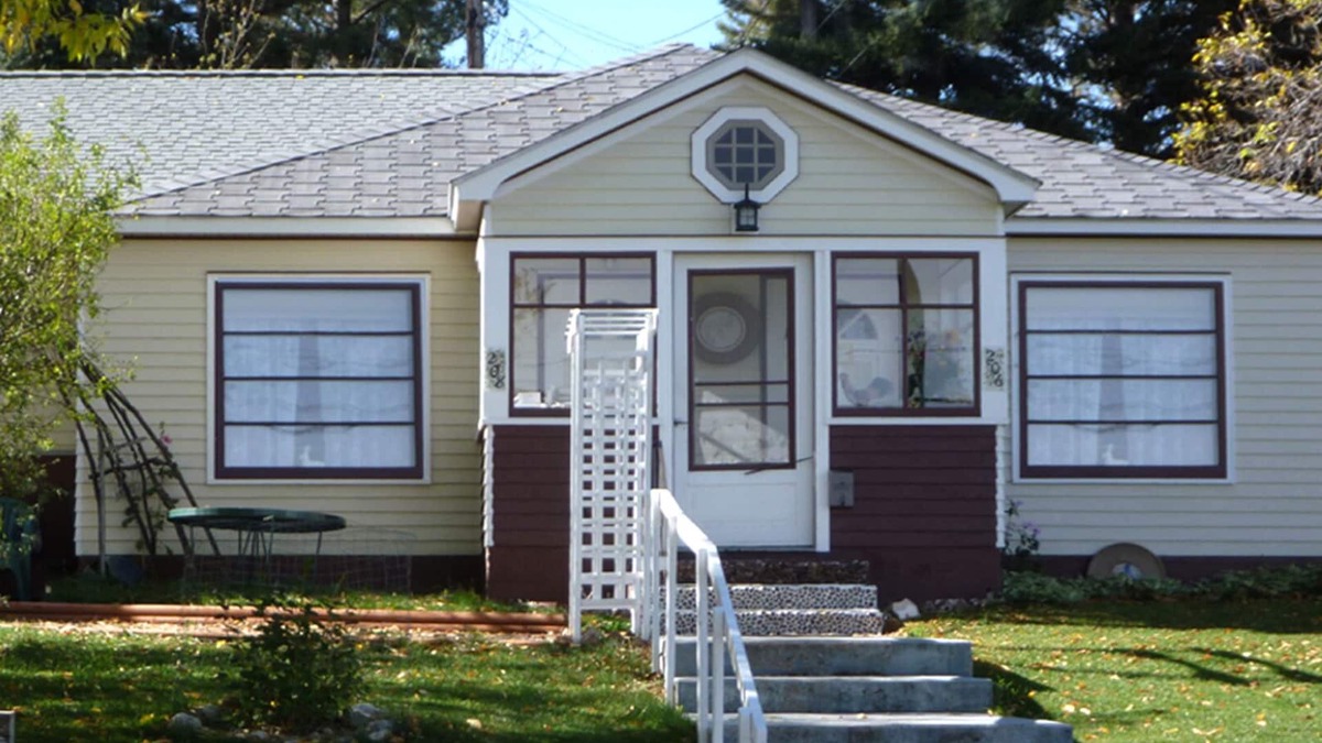 Lewistown House | Cozy in to Your Vacation Bungalow in Central Montana.