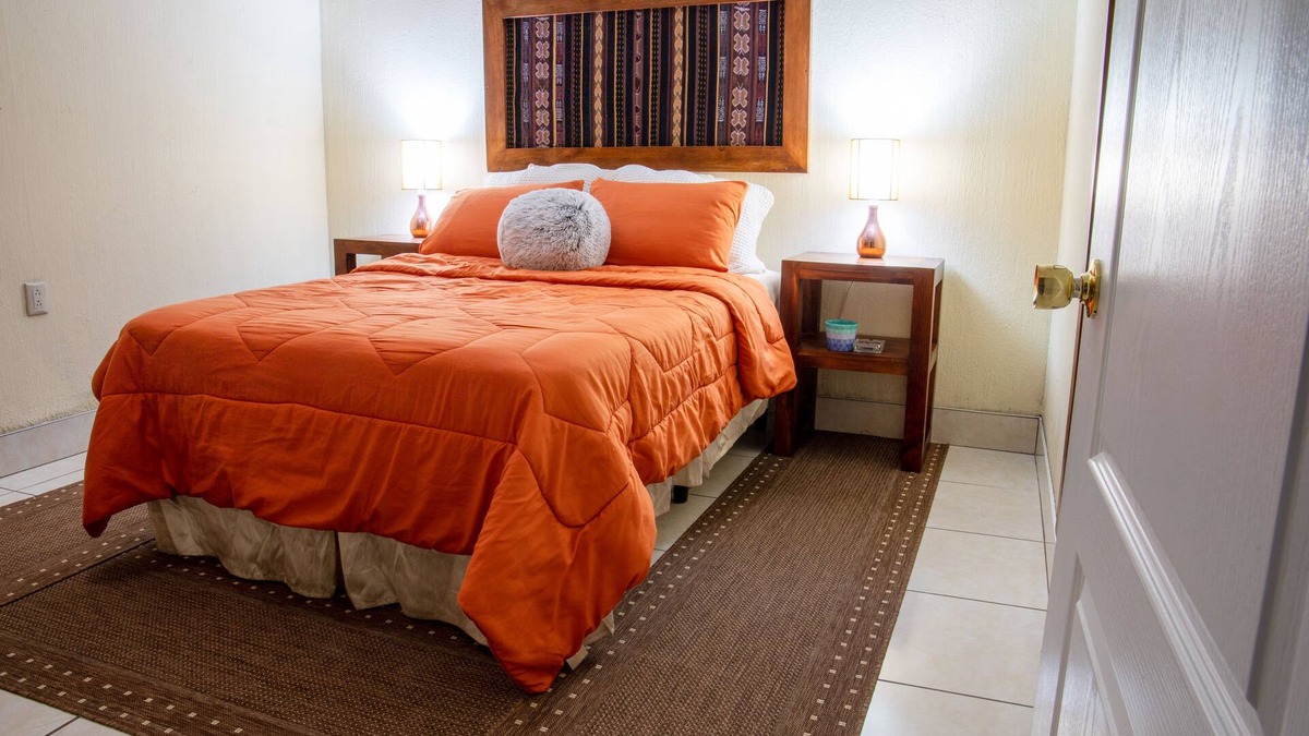 Chimaltenango Apartment | Cozy. Internet, Netflix, Washer and Dryer,full Kitchen