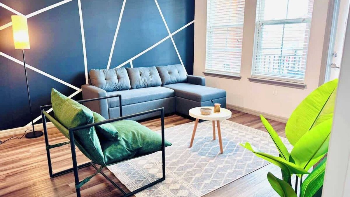 Kissimmee Apartment | Cozy King Bed, Pet-Friendly, 15 Min to Disney
