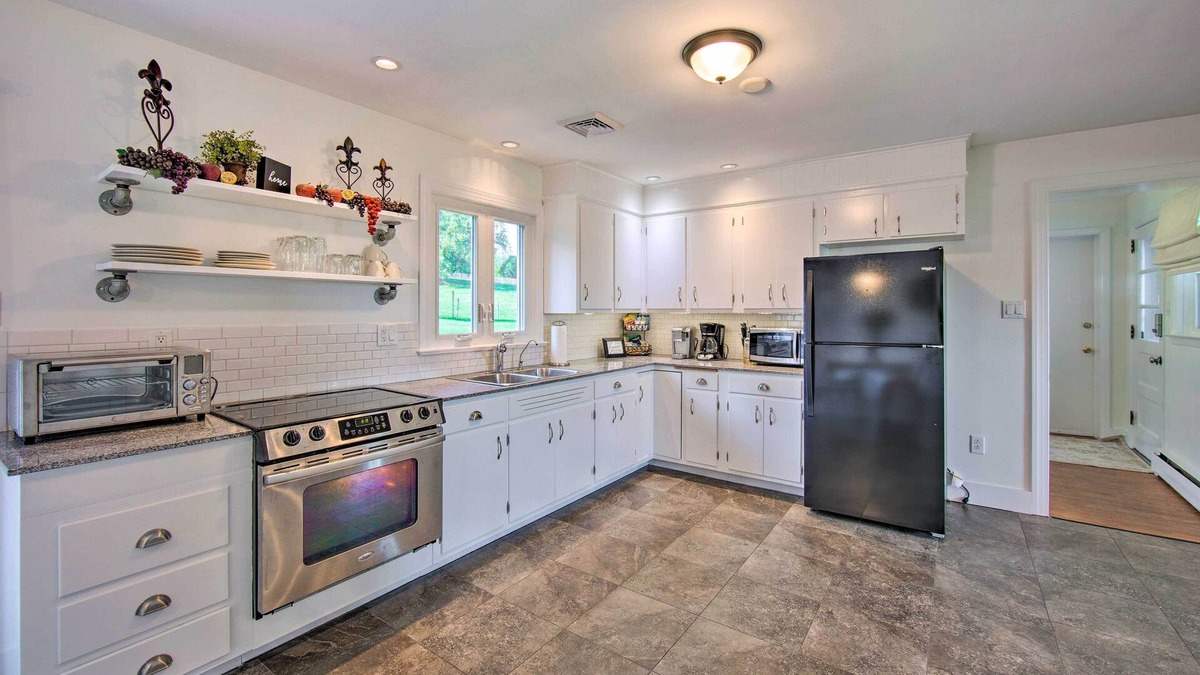 Kinzers House | Cozy Kinzers Getaway w/Furnished Deck, Grill
