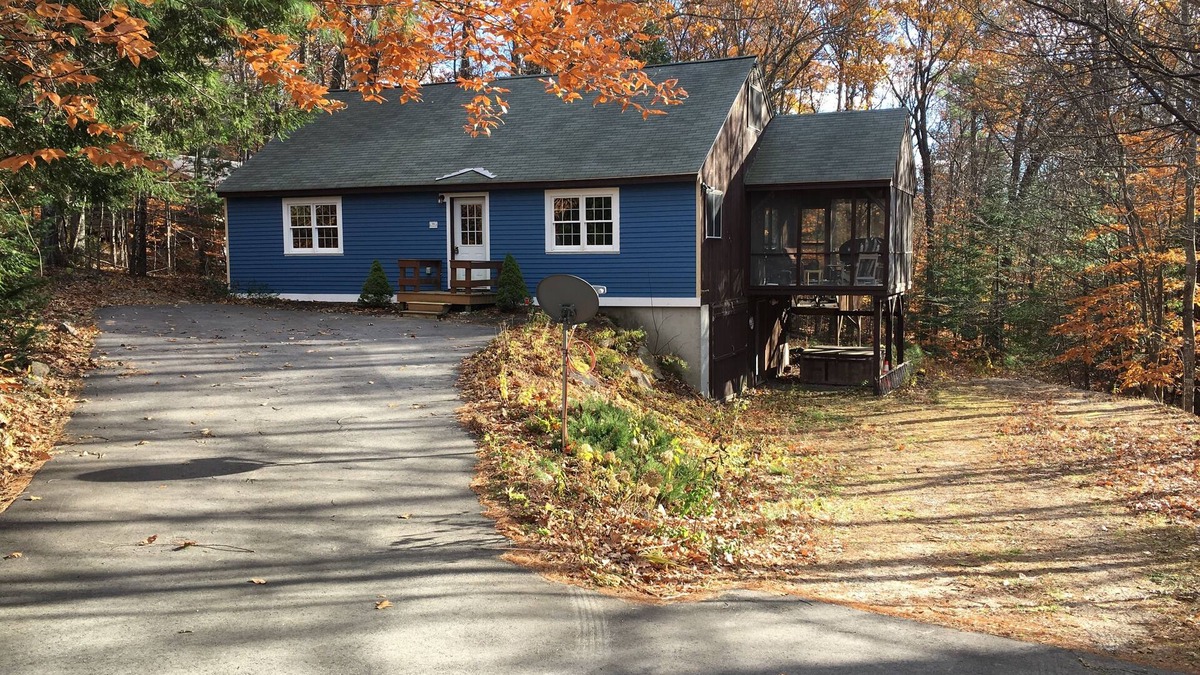 Birch Hill House | Cozy Knotty Pine Retreat