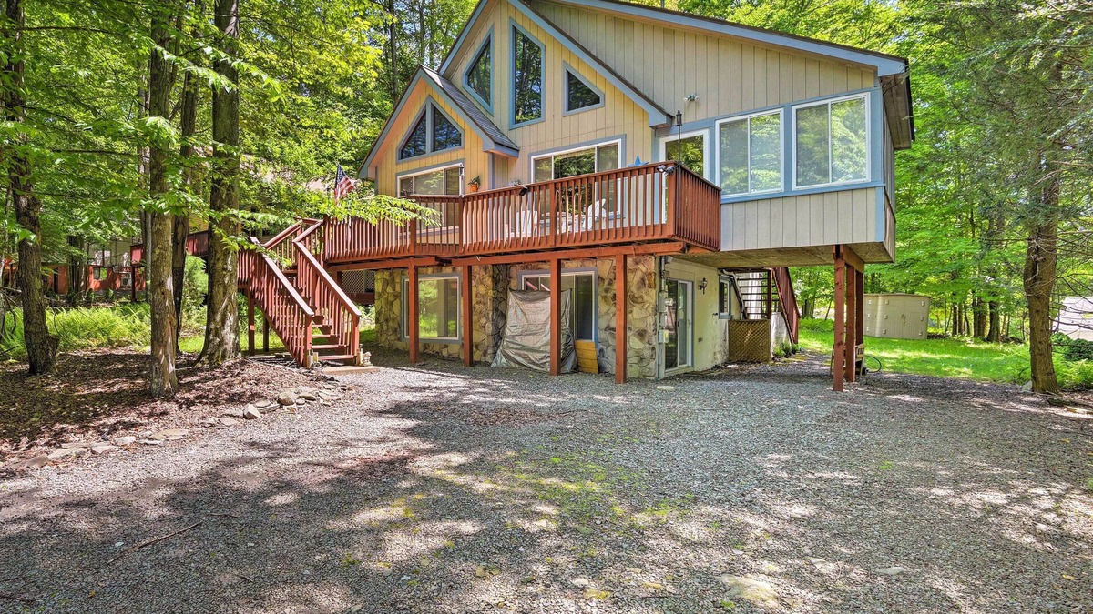 Hamlin House | Cozy Lake Ariel Home in a Nature Resorts Community!