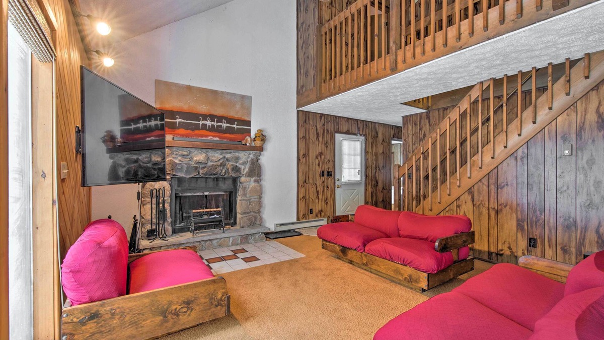 Lake Ariel House | Cozy Lake Ariel Home w/Community Amenities!