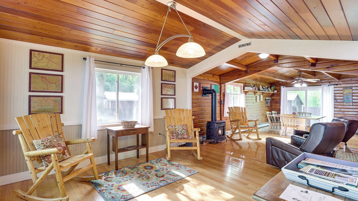 North Hero House | Cozy Lake Champlain Cottage w/Private Beach!