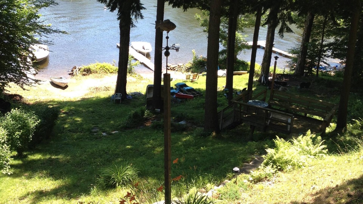 Mayfield House | Cozy Lake Front Adirondack Cottage at a Great Price