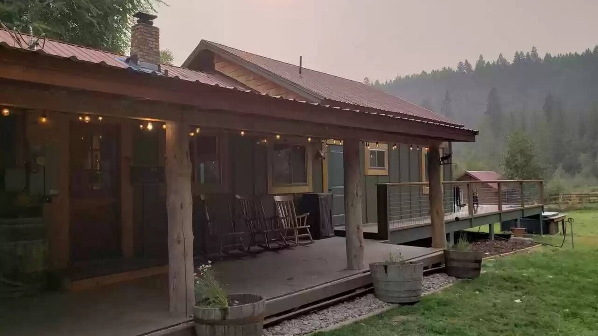Elk Cabin | Cozy Lake Front Cabin on Chain Lake!