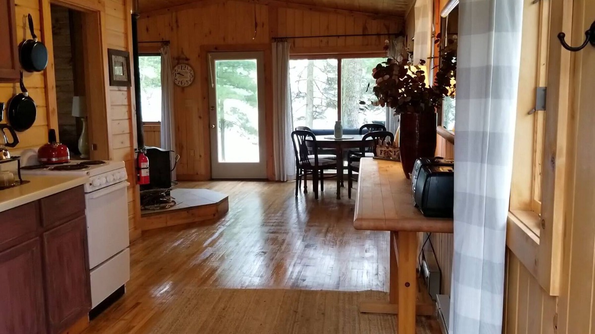Emily Cabin | Cozy Lake Front Cabins For A Wonderful Summer, Fall and Winter fun Get Away!n