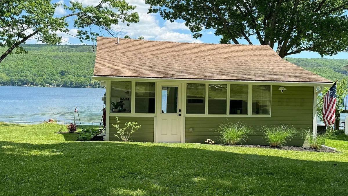 Honeoye Cottage | Cozy Lake Front Cottage
