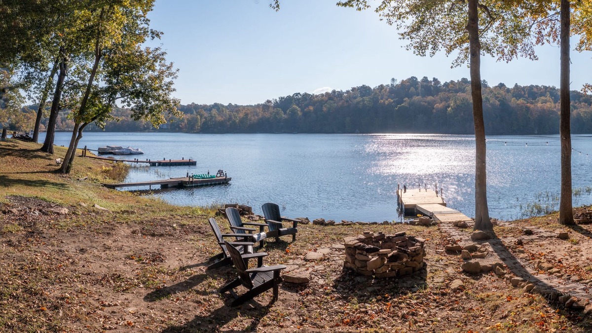Penrod House | Cozy Lake Front House with Dock and Gorgeous Views