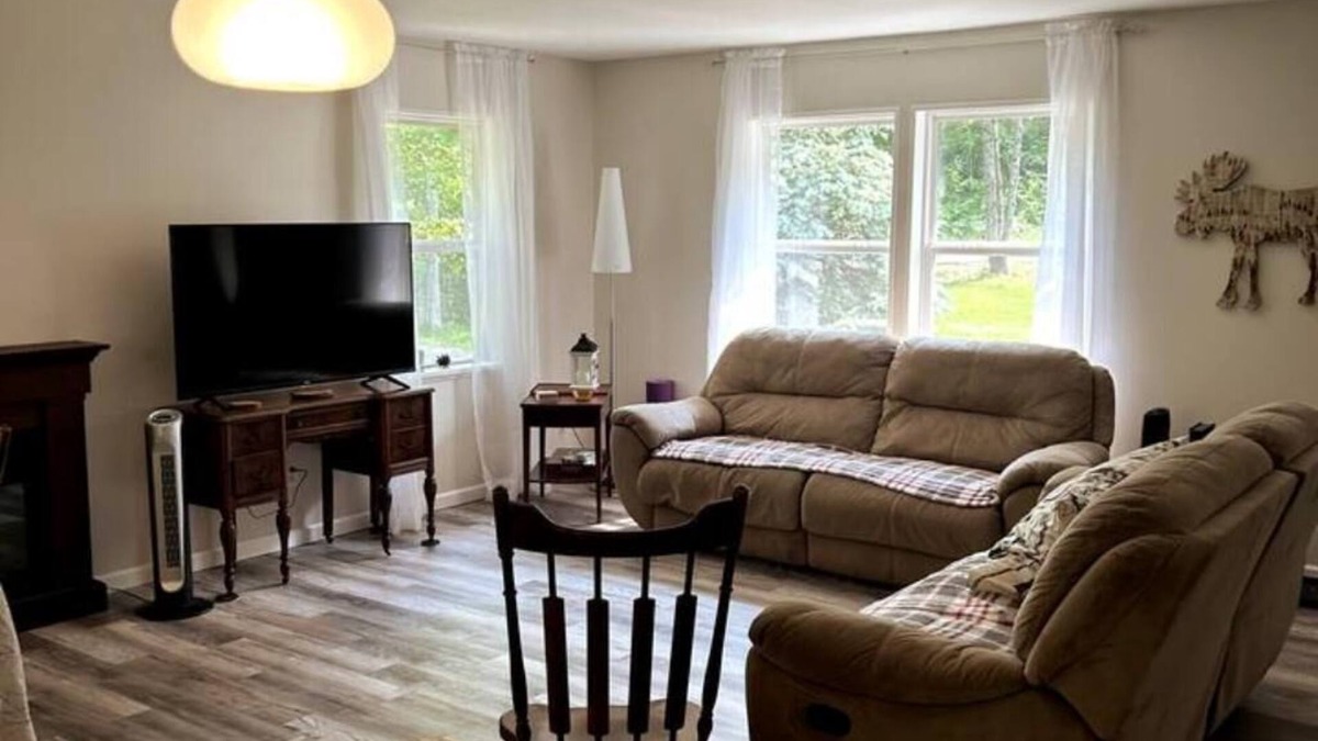 North Lake George Cabin | Cozy Lake George Cabin Swim in the summer and ski in the winter !
