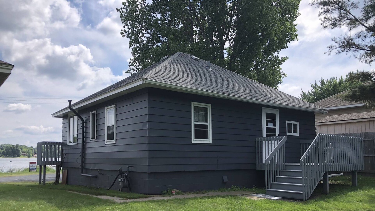 Lindstrom House | Cozy Lake House On the snowmobile trails with the best ice fishing in the area