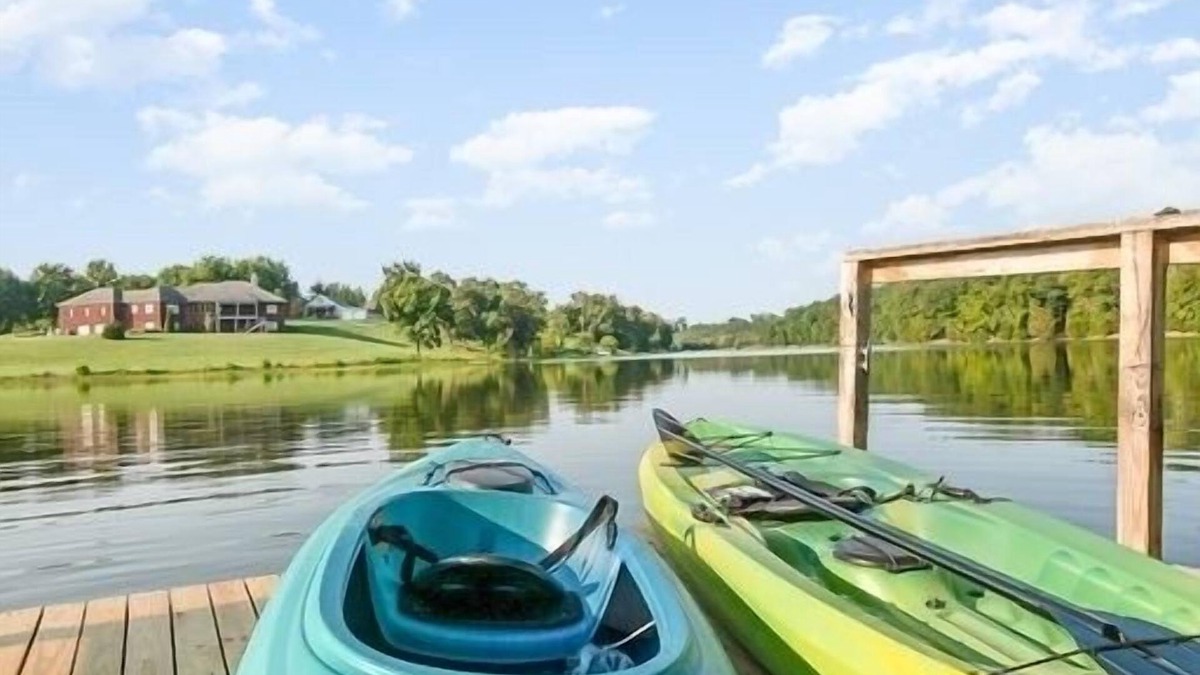 Crittenden House | Cozy Lake House