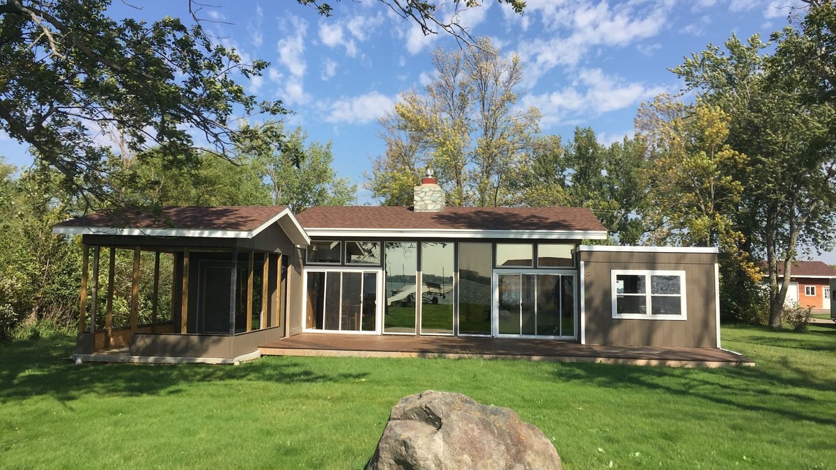 Verdi Cabin | Cozy Lake House with water on 3 sides! Walking distance to the Golf Course!
