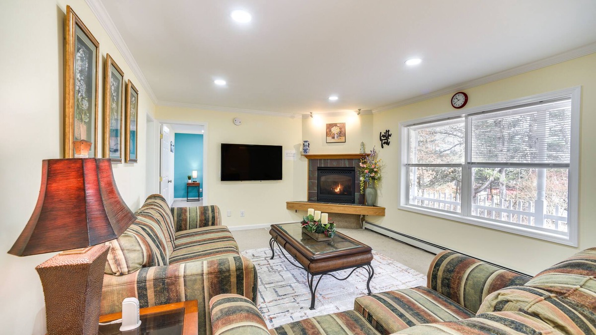 Lake Luzerne-Hadley House | Cozy Lake Luzerne Home - 1 Mi to Wayside Beach!
