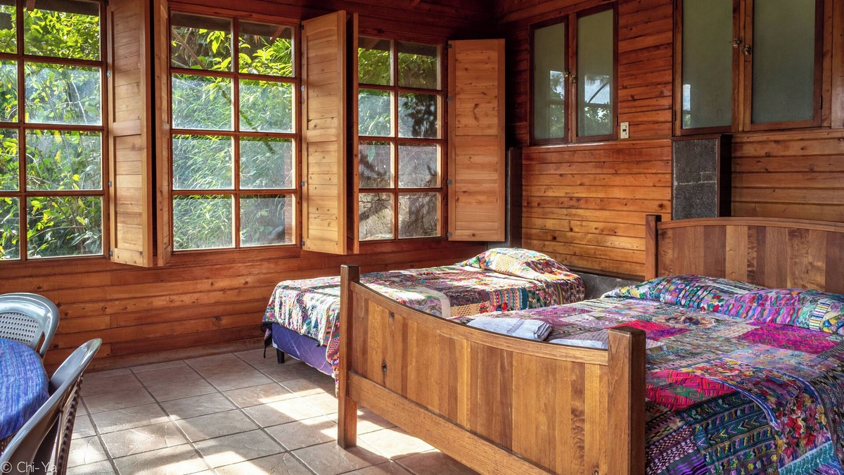 San Juan La Laguna House | Cozy lakefront Bungalow looking at beautiful Lake Atitlan